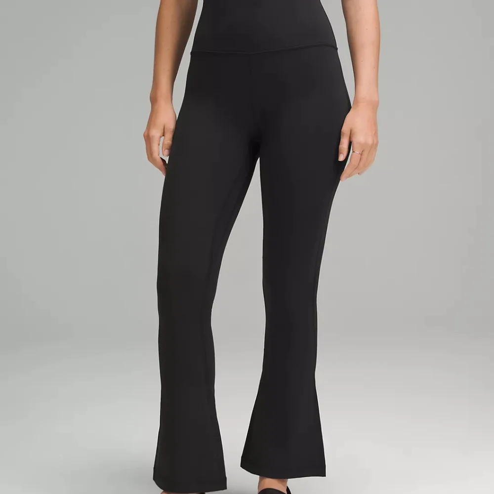 *GIVEAWAY* Lululemon Flare Size 6 - Picture 2 of 6